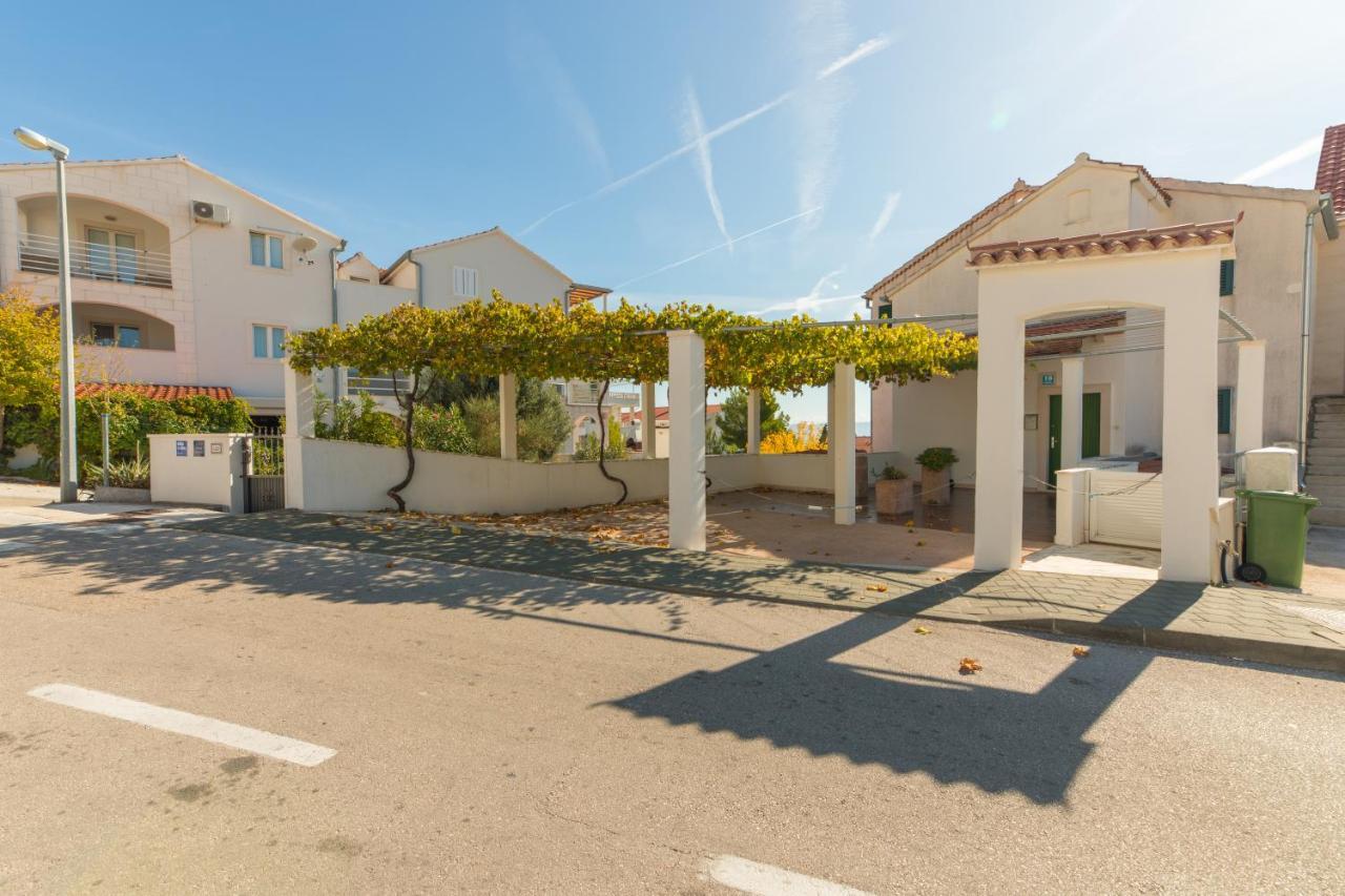 Apartments Lux Бол Экстерьер фото