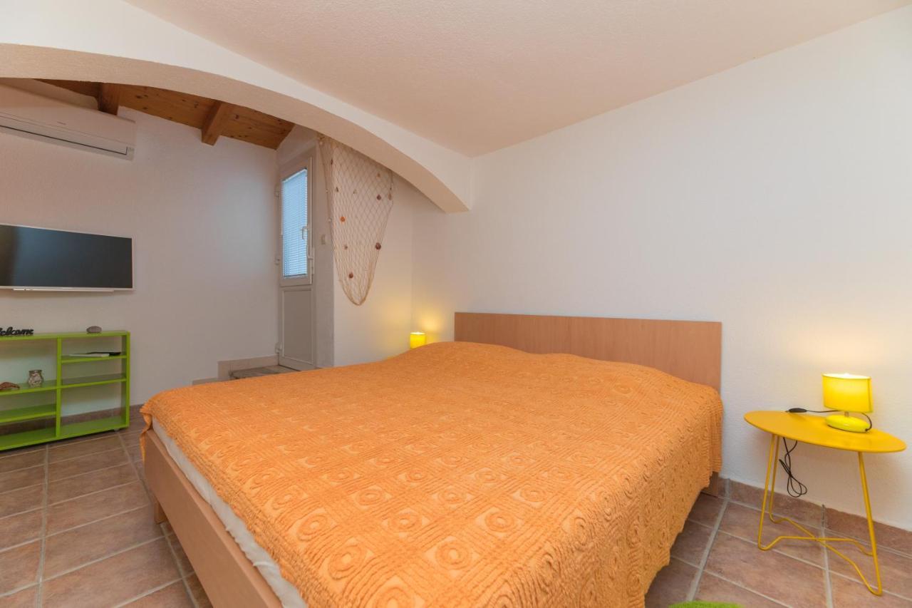 Apartments Lux Бол Экстерьер фото